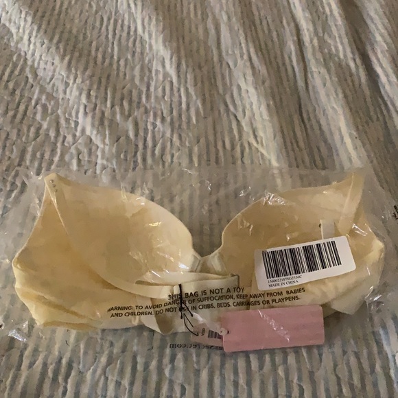 Lemonade VS Bra - Picture 2 of 7